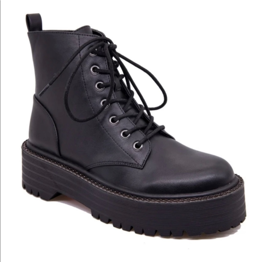BCBGeneration Women's Kayte Combat Boots  Size 7.5